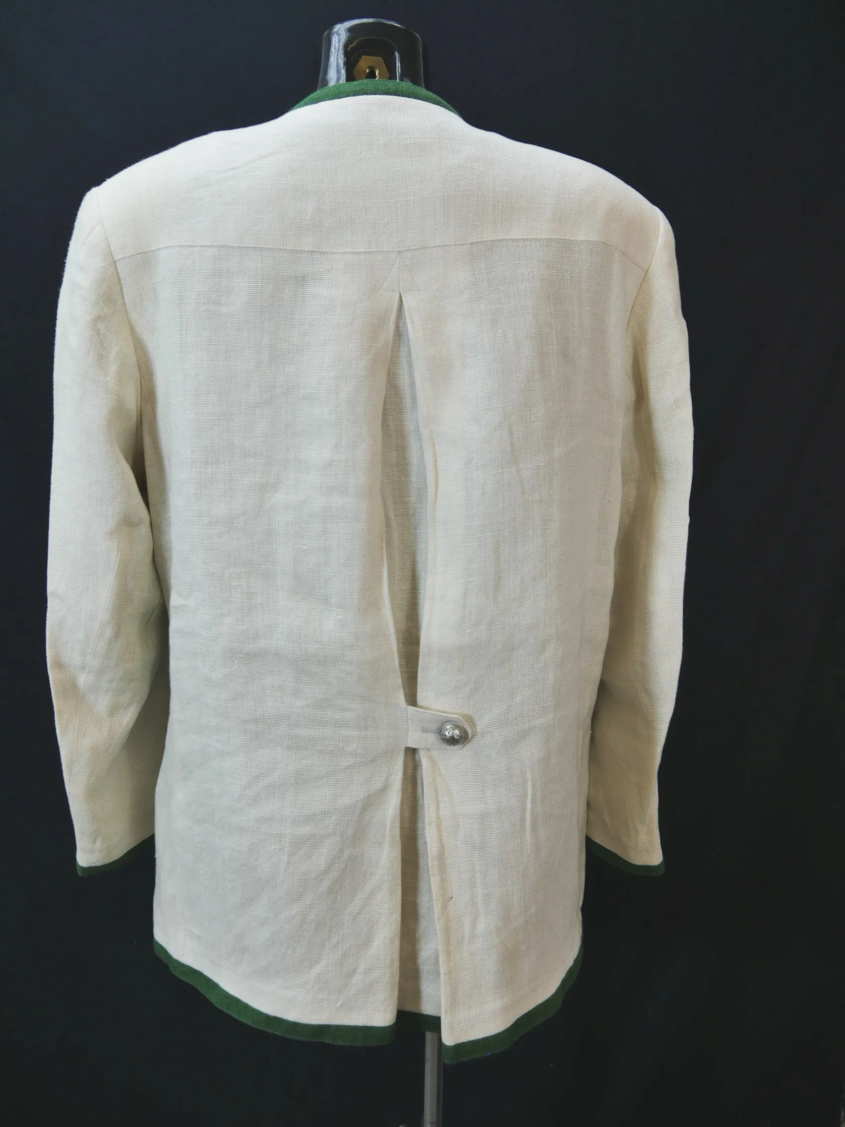 Gössl beige mit Rückenfalte wunderschöne Damen Leinen Trachtenjacke Gr.44