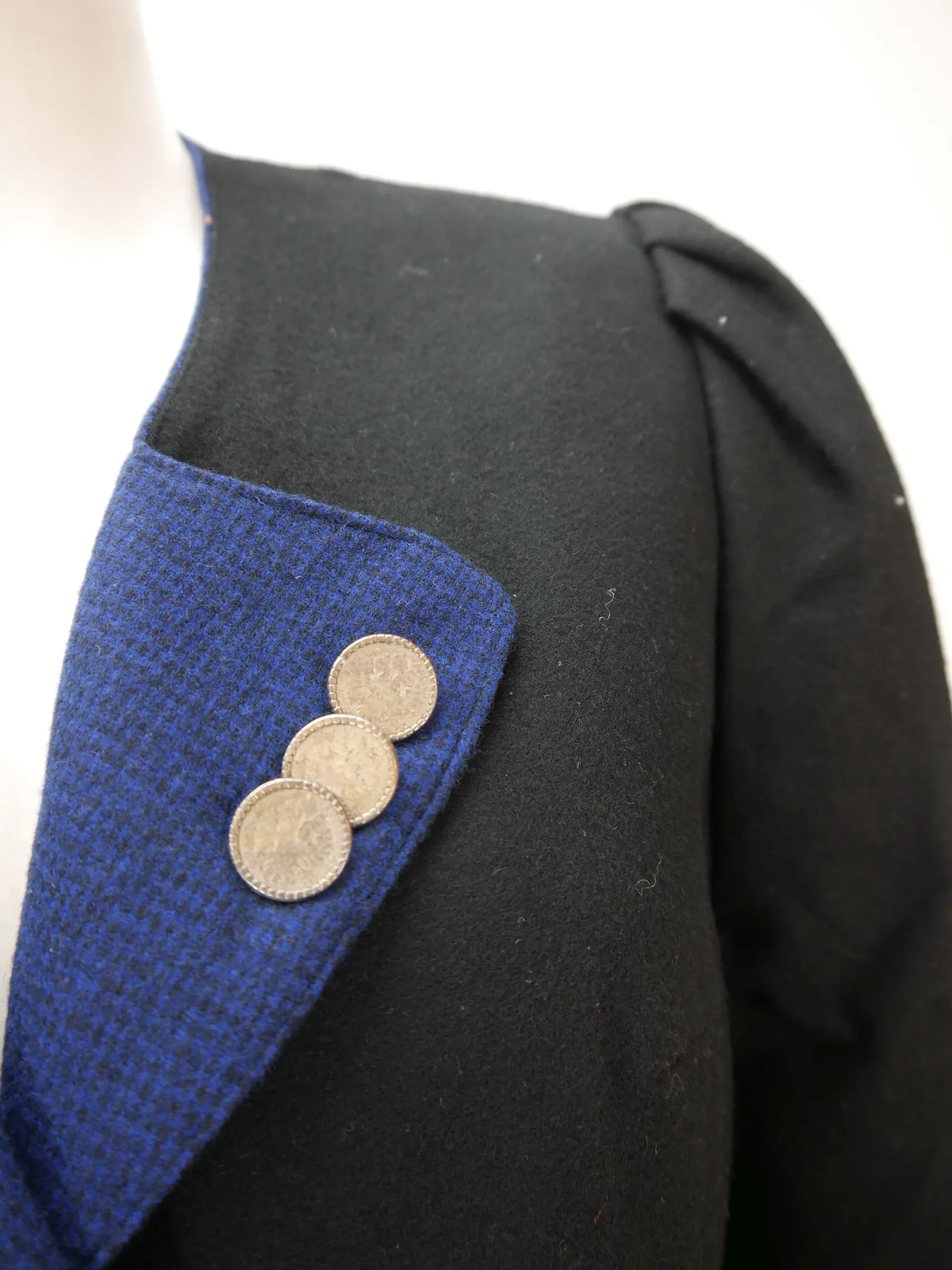 Original Alphorn neuwertig schwarz mit Wappenknöpfe Trachtenjacke Jacke Gr.40