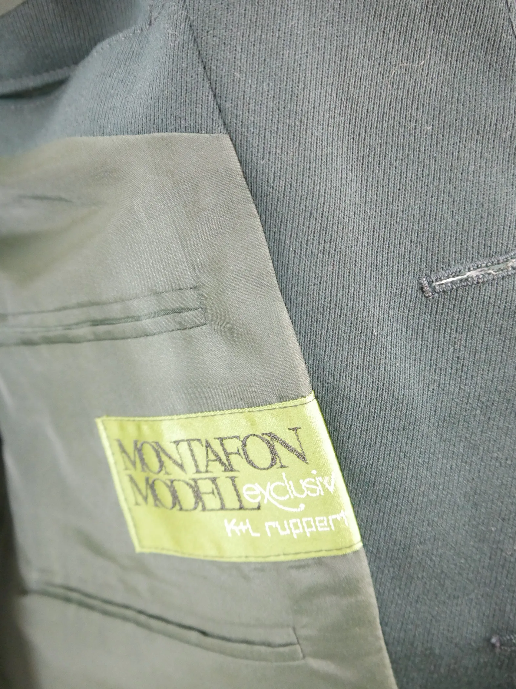 Trachtentrikot dunkelgrün neuwertig Stickerei Herren Trachtenjacke Janker Gr.48
